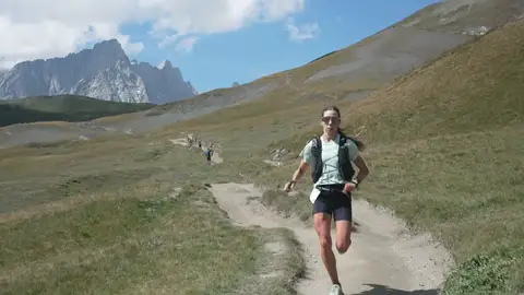 Vincent Bouillard sorprende en el UTMB 2024 Vincent Bouillard sorprende en el UTMB 2024