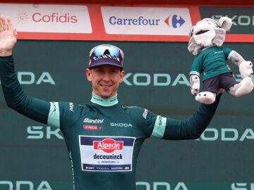 El australiano Kaden Groves, del Alpecin Deceuninck tras ganar la etapa 17 de La Vuelta