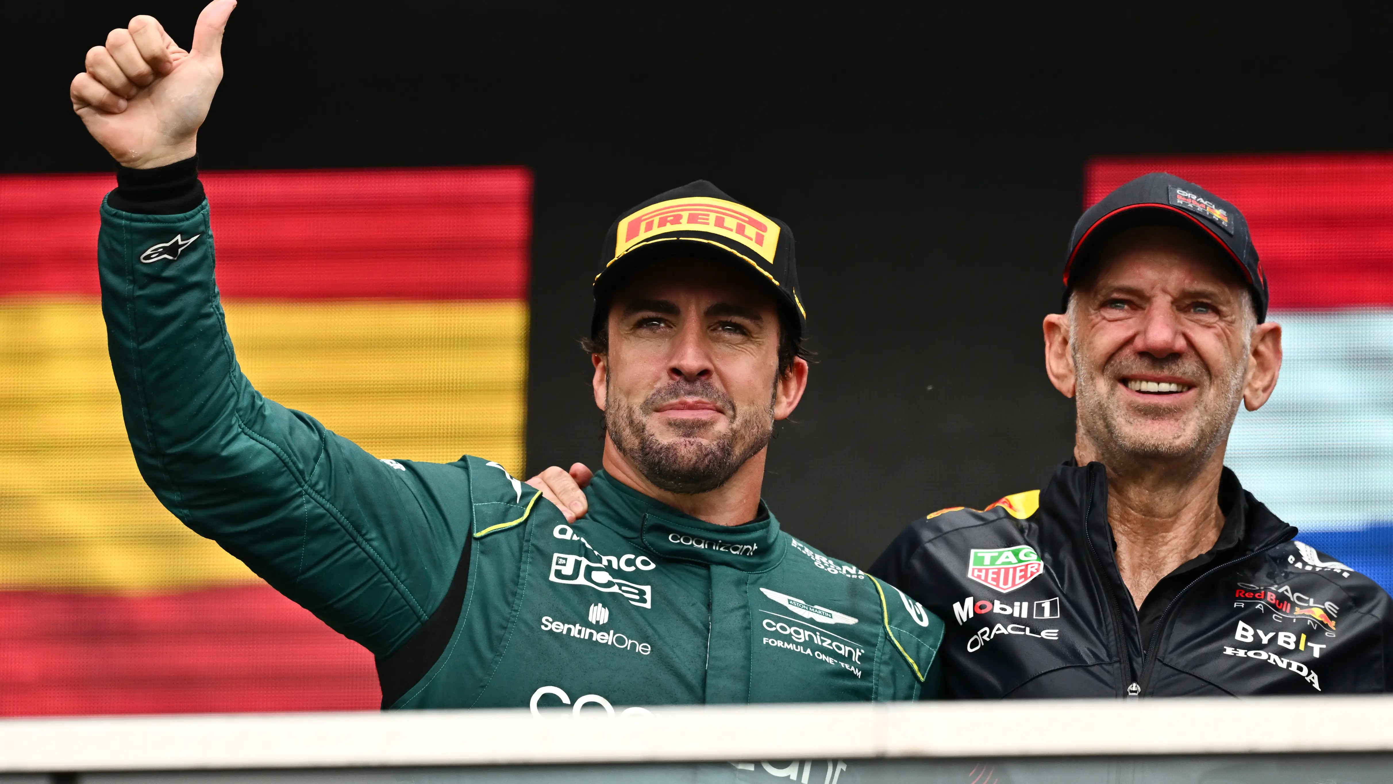 Fernando Alonso y Adrian Newey en el podio del GP de Canadá 2023 Fernando Alonso y Adrian Newey en el podio del GP de Canadá 2023