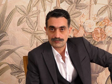 Diren Polatoğulları es Kazim, el villano que pone la riqueza por encima de su familia en Una nueva vida