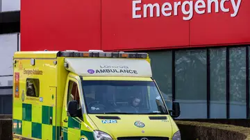 Ambulancia de Inglaterra, imagen de archivo Ambulancia de Inglaterra, imagen de archivo