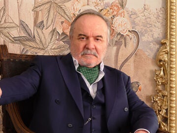 &Ccedil;etin Tekindor es Halis Korhan, el patriarca implacable que decide el futuro de su familia en Una nueva Vida