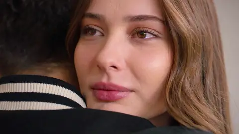 Nos despedimos de Lydia, la chica que quiso conquistar el corazón de Ömer, pero acabo enamorando a Sarp Nos despedimos de Lydia, la chica que quiso conquistar el corazón de Ömer, pero acabo enamorando a Sarp