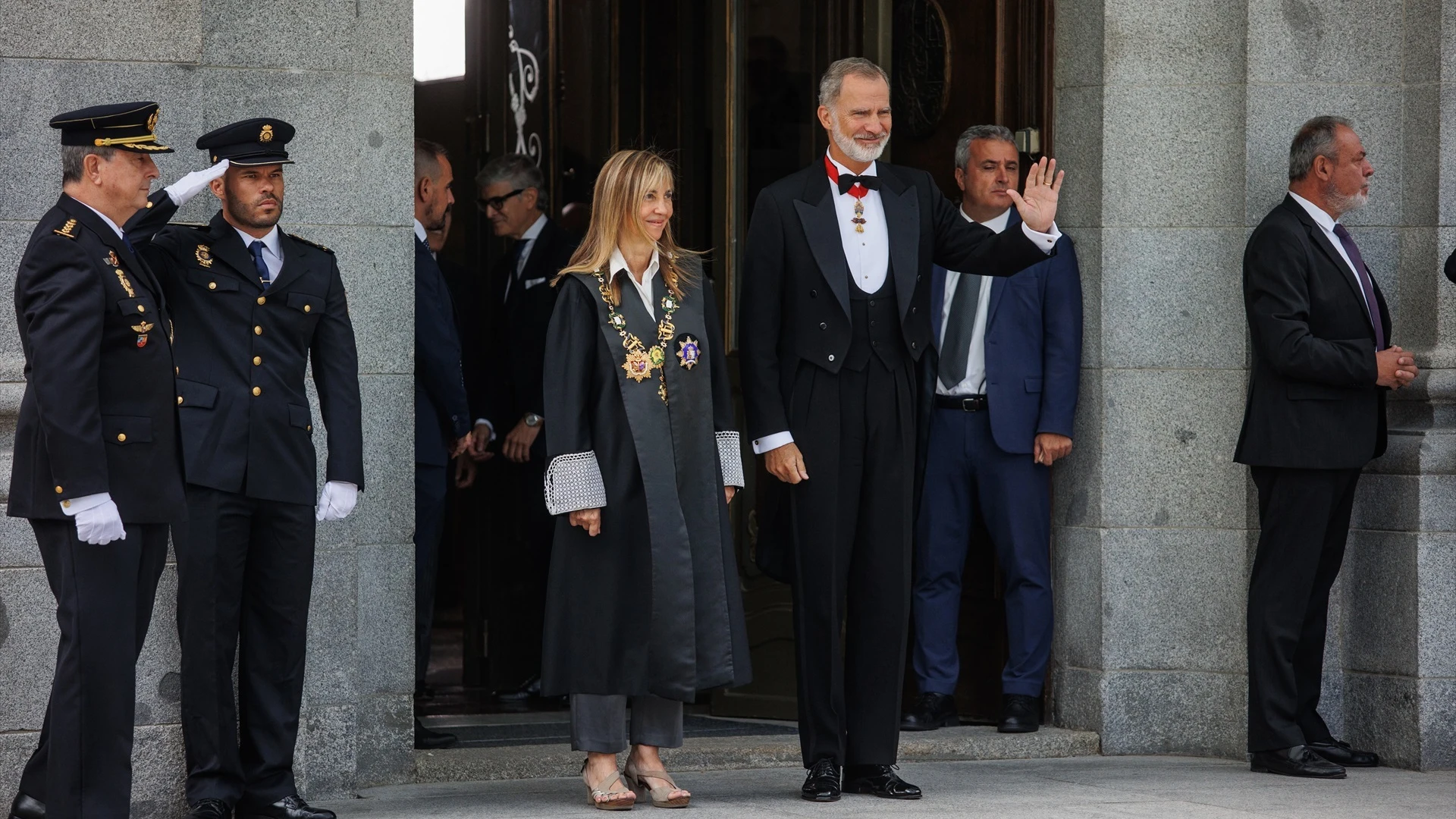 La nueva presidenta del Tribunal Supremo y del Consejo General del Poder Judicial, Isabel Perelló y el Rey Felipe VI, llegan al acto solemne de apertura del año judicial La nueva presidenta del Tribunal Supremo y del Consejo General del Poder Judicial, Isabel Perelló y el Rey Felipe VI, llegan al acto solemne de apertura del año judicial