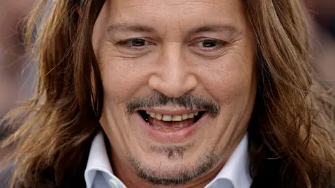 Johnny Depp con sus dientes "podridos" Johnny Depp con sus dientes "podridos"
