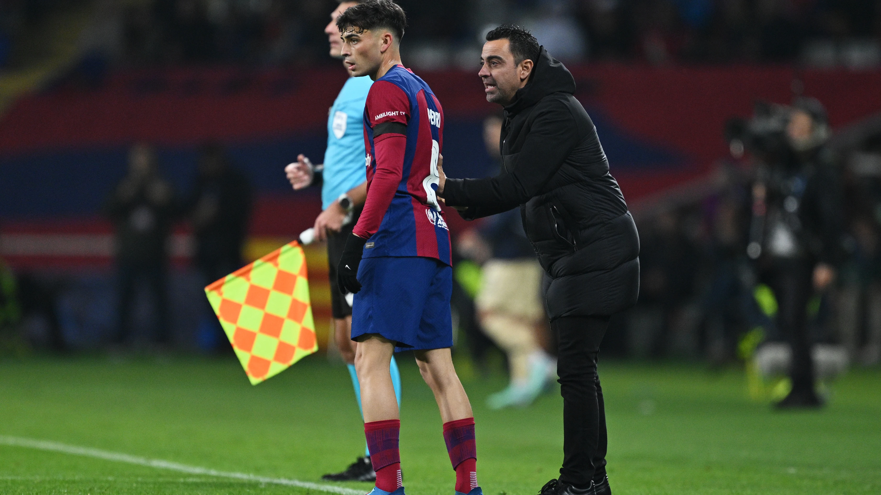Pedri y Xavi Hern&aacute;ndez durante un partido de Champions en noviembre de 2023