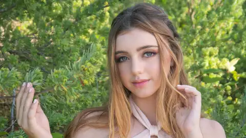 Chica posando Chica posando