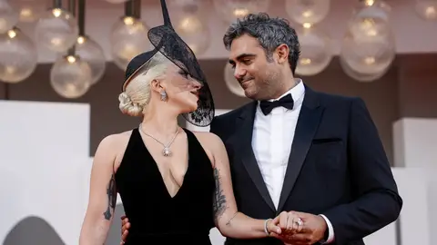 Lady Gaga con su pareja, Michael Polansky, presentando Joker: folie à deux en el Festival de Venecia Lady Gaga con su pareja, Michael Polansky, presentando Joker: folie à deux en el Festival de Venecia
