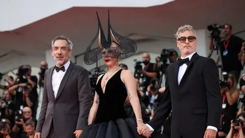 Todd Phillips, Lady Gaga y Joaquin Phoenix presentando Joker: folie à deux en el Festival de Venecia Todd Phillips, Lady Gaga y Joaquin Phoenix presentando Joker: folie à deux en el Festival de Venecia