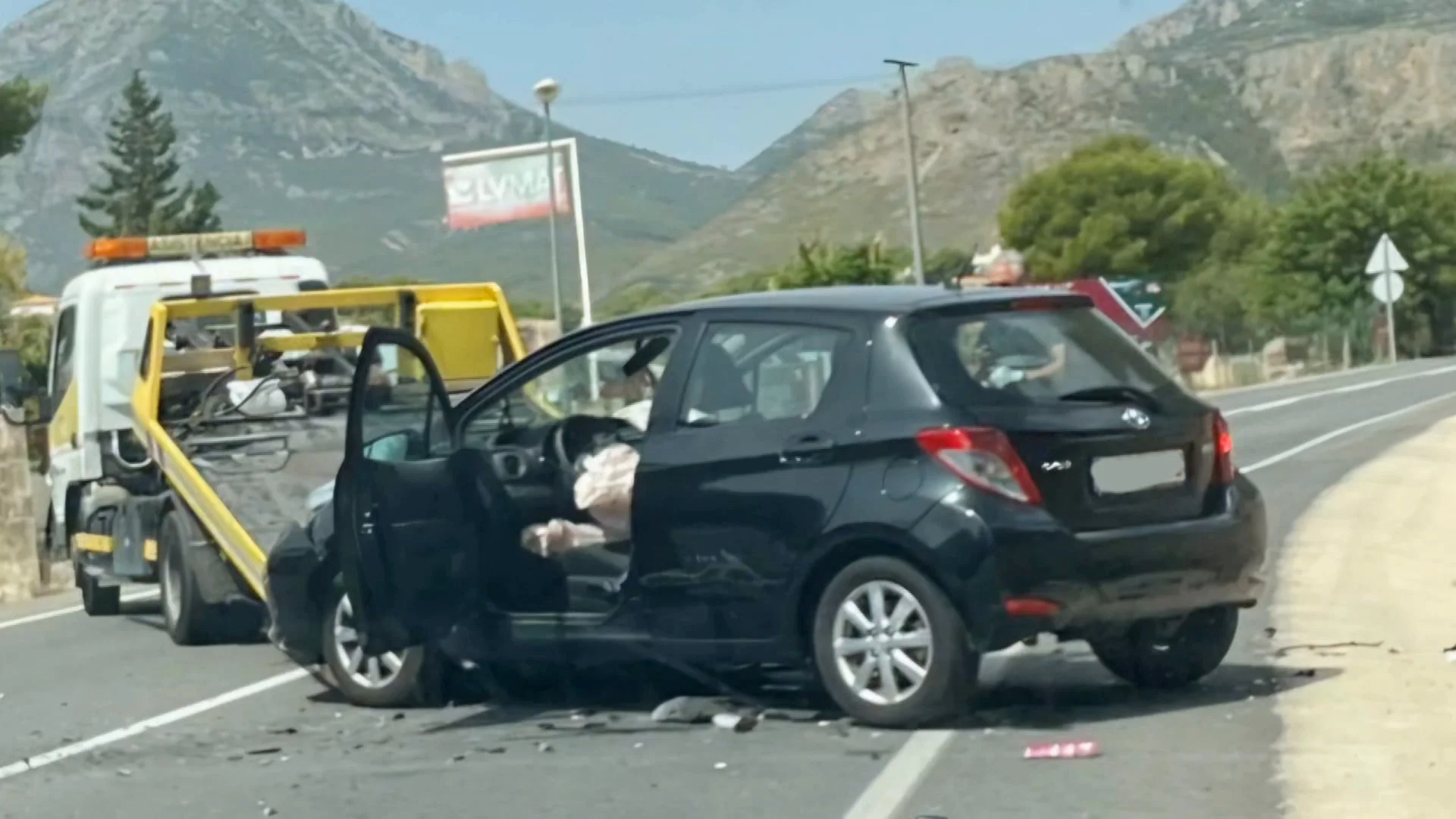 Las impactantes imágenes del accidente de tráfico de 'María Jesús y su acordeón' Las impactantes imágenes del accidente de tráfico de 'María Jesús y su acordeón'