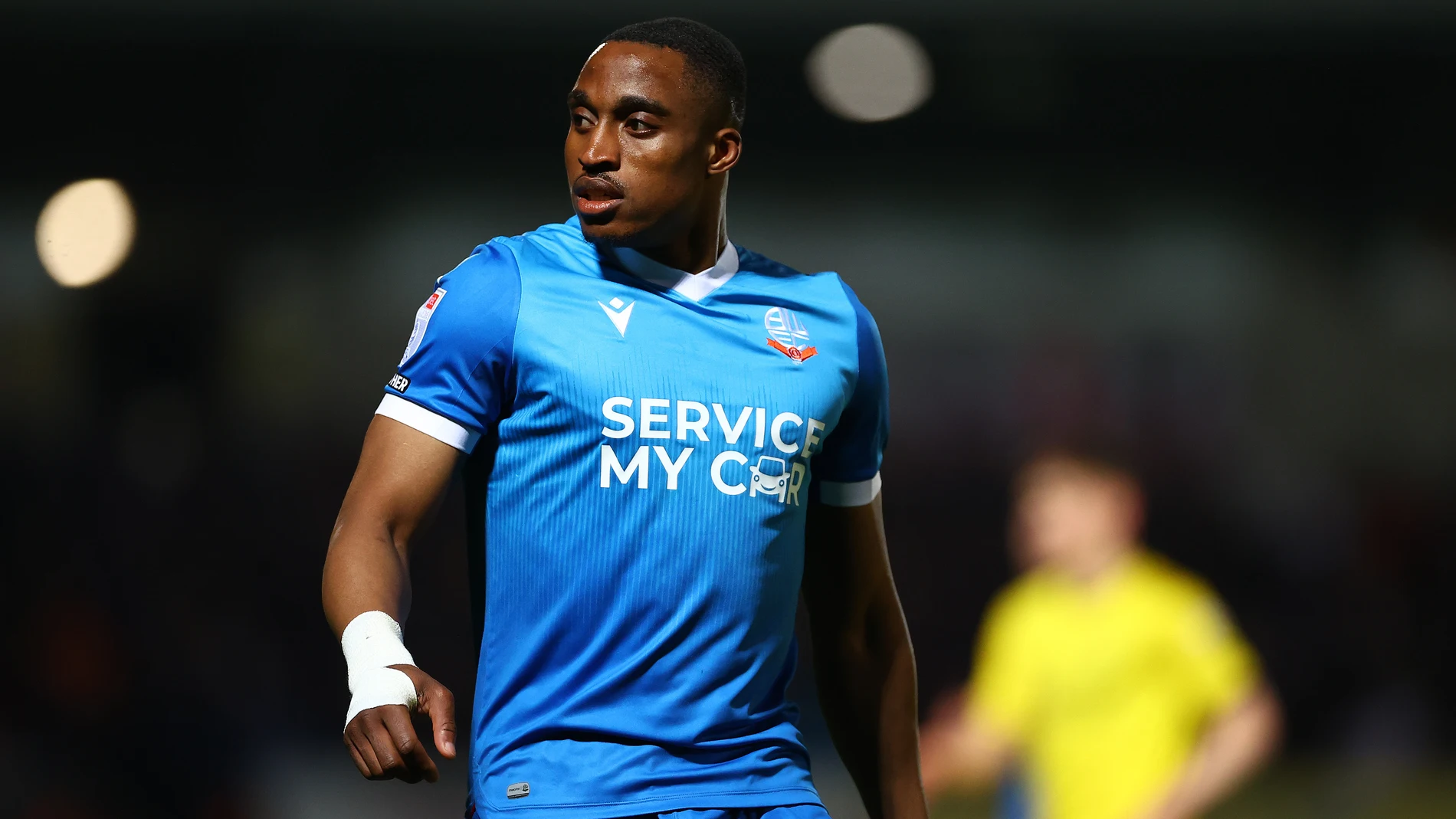 Víctor Adeboyejo, jugador del Bolton Wanderers de Tercera División Inglesa Víctor Adeboyejo, jugador del Bolton Wanderers de Tercera División Inglesa