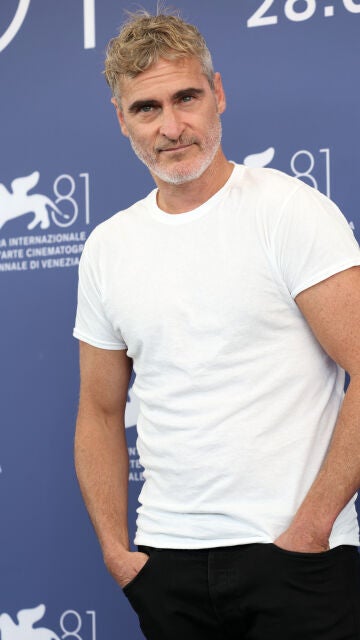Joaquin Phoenix en el Festival de Venecia presentando Joker: folie à deux