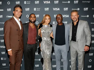 Jennifer Lopez en el Festival de Cine de Toronto junto a Bobby Cannavale, Jharrel Jerome, Don Cheadle y Matt Damon Jennifer Lopez en el Festival de Cine de Toronto junto a Bobby Cannavale, Jharrel Jerome, Don Cheadle y Matt Damon