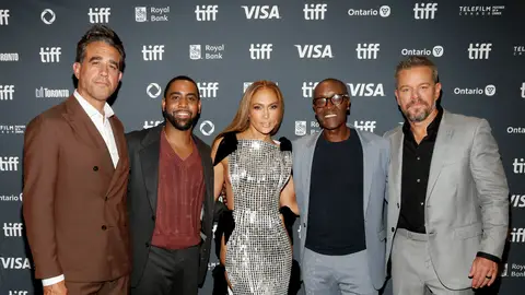 Jennifer Lopez en el Festival de Cine de Toronto junto a Bobby Cannavale, Jharrel Jerome, Don Cheadle y Matt Damon Jennifer Lopez en el Festival de Cine de Toronto junto a Bobby Cannavale, Jharrel Jerome, Don Cheadle y Matt Damon