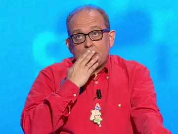 El emotivo beso de Javier Dávila al cielo al dedicar El Rosco a su padre El emotivo beso de Javier Dávila al cielo al dedicar El Rosco a su padre