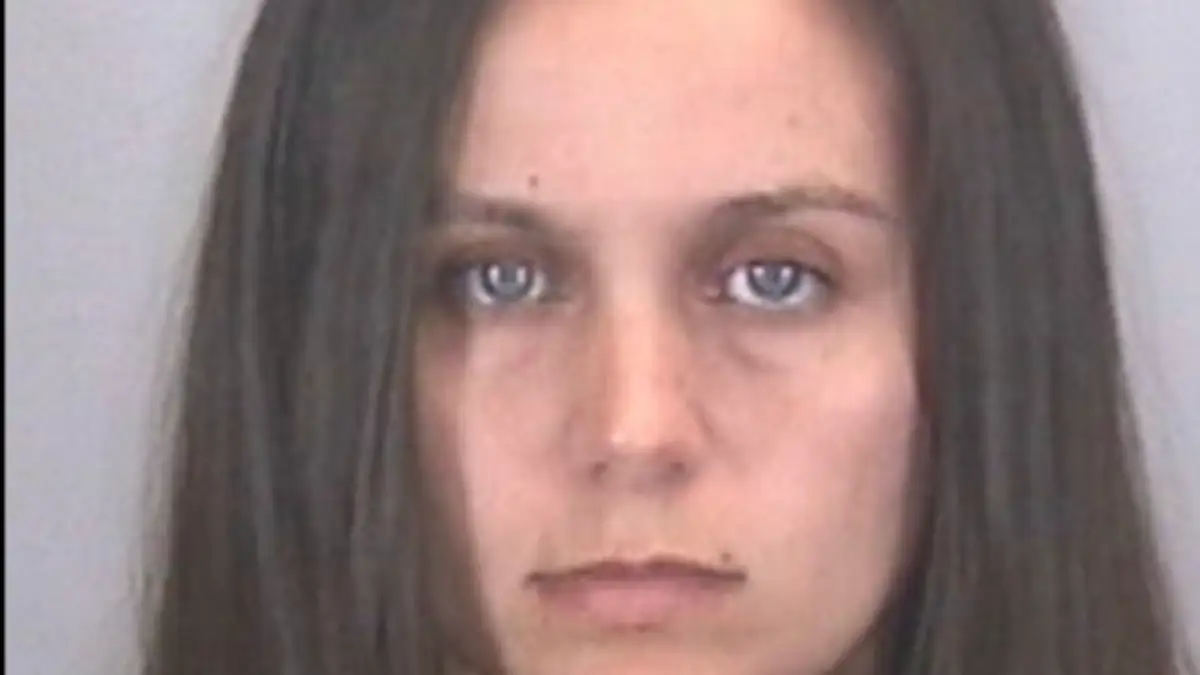 Ashley Benefield en foto policial de 2020