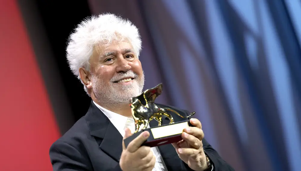 Pedro Almodóvar gana el León de Oro en la 81 edición del Festival de Venecia Pedro Almodóvar gana el León de Oro en la 81 edición del Festival de Venecia