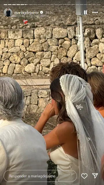 Bea Gimeno, emocionada en su boda con Nacho Aragón Bea Gimeno, emocionada en su boda con Nacho Aragón