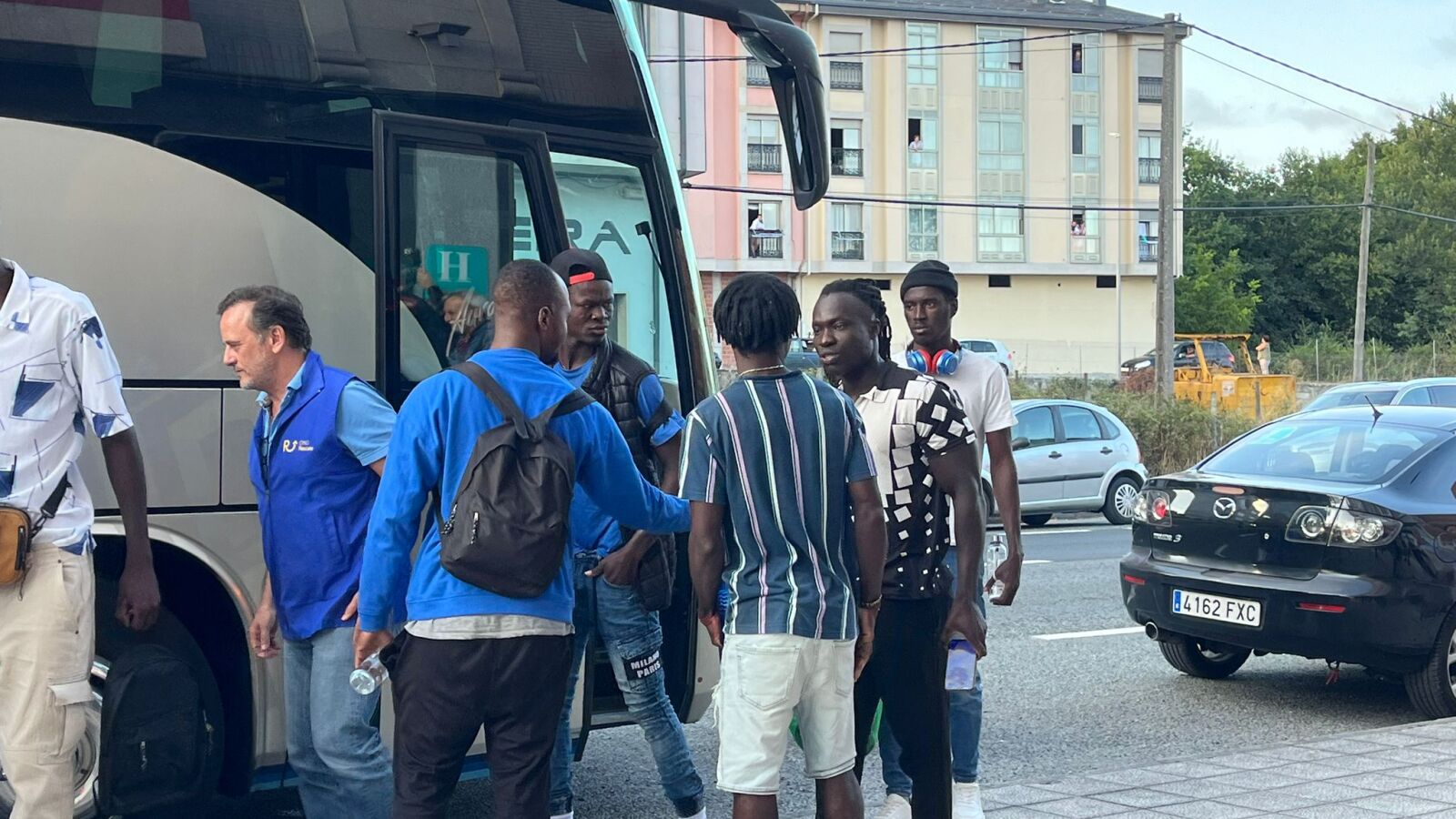  Los 120 refugiados provenientes de Mali ya están integrados diez días después de su llegada a Monterroso, Lugo