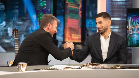 Pablo Motos muestra su intenso entrenamiento... ¡con Ilia Topuria!: “Cada consejo que te dan es oro” Pablo Motos e Ilia Topuria en El Hormiguero