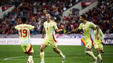 Fabián Ruiz celebra su gol ante Suiza