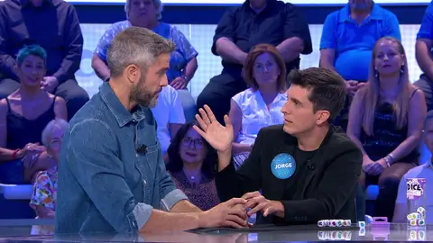 ¡Roberto Leal hace magia! El final inesperado del juego de dados de Jorge Luengo ¡Roberto Leal hace magia! El final inesperado del juego de dados de Jorge Luengo
