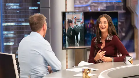 Meter petardos en los cigarrillos: la infalible broma con la que Victoria de Marichalar pica siempre a sus amigos Meter petardos en los cigarrillos: la infalible broma con la que Victoria de Marichalar pica siempre a sus amigos