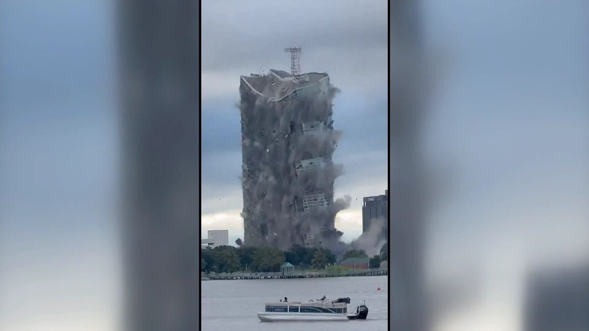 Demolición de un edificio de 22 pisos Demolición de un edificio de 22 pisos