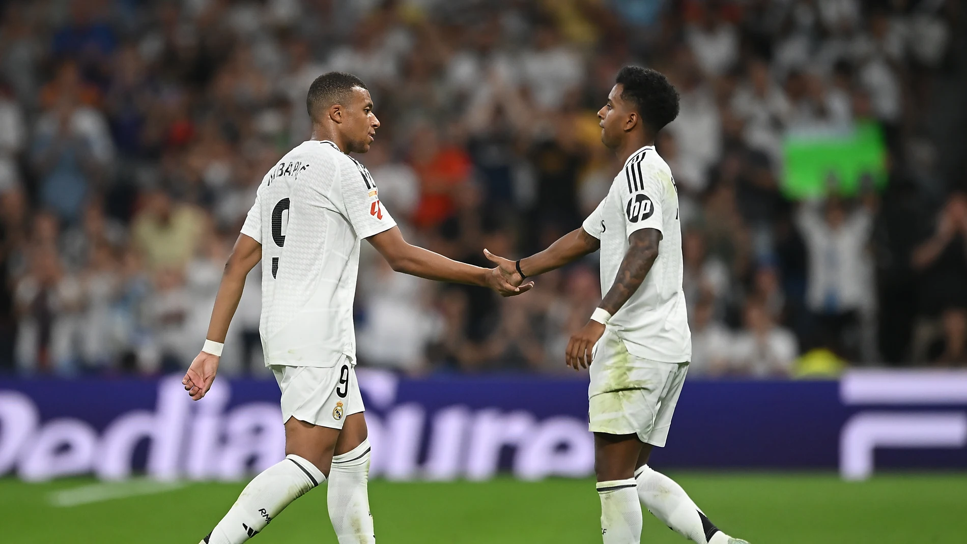 Rodrygo Goes y Mbappé en el Real Madrid-Betis Rodrygo Goes y Mbappé en el Real Madrid-Betis