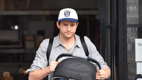 Ashton Kutcher Ashton Kutcher