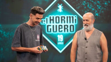 Marron y Adrilox demuestran que la magia y la ciencia pueden ir de la mano en El Hormiguero