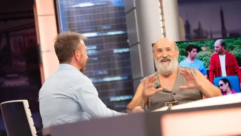 Javier Cámara cuenta cómo es trabajar con Almodóvar: "Es maravilloso, te dice cosas fascinantes" Javier Cámara cuenta cómo es trabajar con Almodóvar: "Es maravilloso, te dice cosas fascinantes"