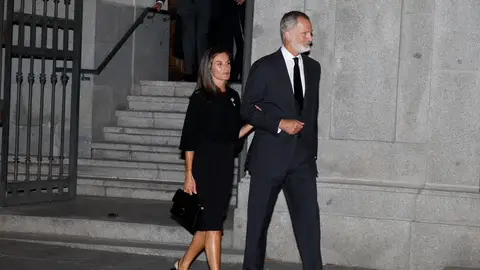 Los reyes Felipe y Letizia en el funeral de Alejandro Fernández de Araoz y Marañón Los reyes Felipe y Letizia en el funeral de Alejandro Fernández de Araoz y Marañón