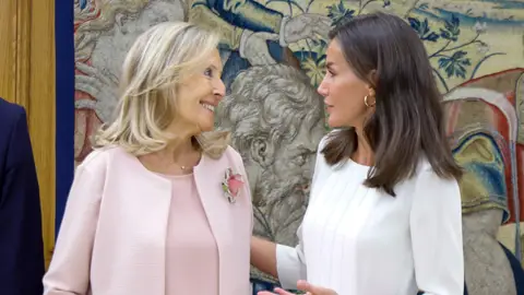 La reina Letizia en la Audiencia con la Asociación ELA La reina Letizia en la Audiencia con la Asociación ELA