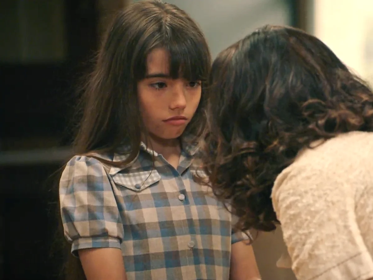 En el capítulo de hoy de Sueños de libertad; 10 de septiembre: Julia se intenta escapar de su padre pero vuelve por miedo a perder a Digna y Begoña