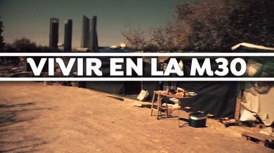 Vivir en el suelo, entre humo, ruido y basura: 