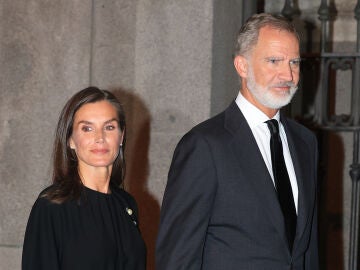 Los reyes Felipe y Letizia en el funeral de Alejandro Fernández de Araoz y Marañón