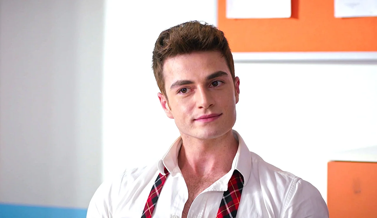 ¡Menudo poeta!: ¡Berk muestra su talento más oculto y enamora, todavía más, a Aybike!