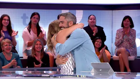 La curiosa teoría de Roberto Leal sobre los abrazos: ¿cuánto tienen que durar? La curiosa teoría de Roberto Leal sobre los abrazos: ¿cuánto tienen que durar?