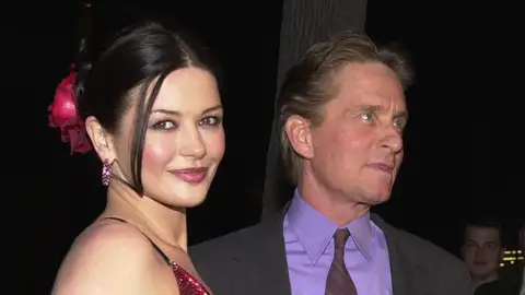 Catherine Zeta-Jones y Michael Douglas en el año 2000 Catherine Zeta-Jones y Michael Douglas en el año 2000