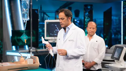 ¡Ureteroscopia en plató! Marron nos presenta una revolución para la medicina con dos eminencias ¡Ureteroscopia en plató! Marron nos presenta una revolución para la medicina con dos eminencias