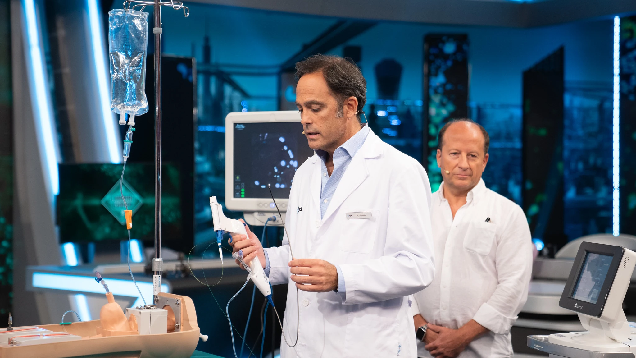 ¡Ureteroscopia en plató! Marron nos presenta una revolución para la medicina con dos eminencias ¡Ureteroscopia en plató! Marron nos presenta una revolución para la medicina con dos eminencias