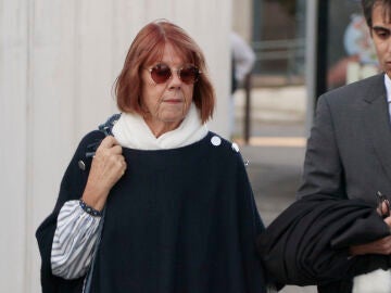 Gisèle Pelicot llegando al juicio contra su exmarido Dominique Pelicot