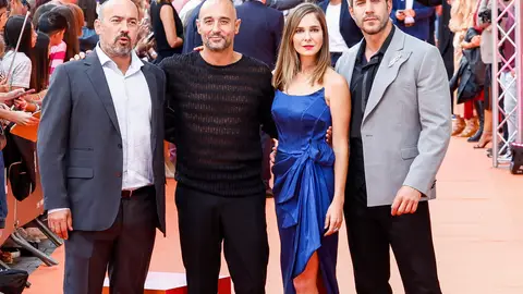 Los protagonistas de Sueños de libertad: Dani Tatay, Natalia Sánchez y Alain Hernández. (De derecha a izquierda) Junto a Joan Noguera, director y coproductor ejecutivo de la serie. Los protagonistas de Sueños de libertad: Dani Tatay, Natalia Sánchez y Alain Hernández. (De derecha a izquierda) Junto a Joan Noguera, director y coproductor ejecutivo de la serie.