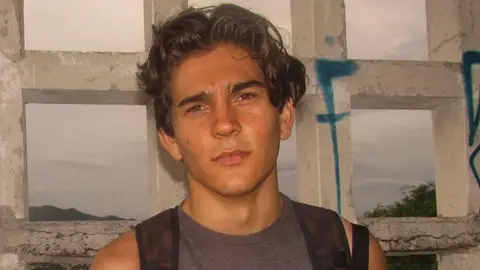 El actor James Hollcroft El actor James Hollcroft