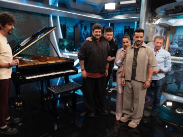 &iexcl;El instrumento m&aacute;gico! Marron sorprende a los coaches de La Voz con un piano que habla