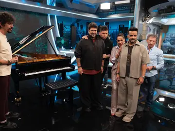 ¡El instrumento mágico! Marron sorprende a los coaches de La Voz con un piano que habla ¡El instrumento mágico! Marron sorprende a los coaches de La Voz con un piano que habla