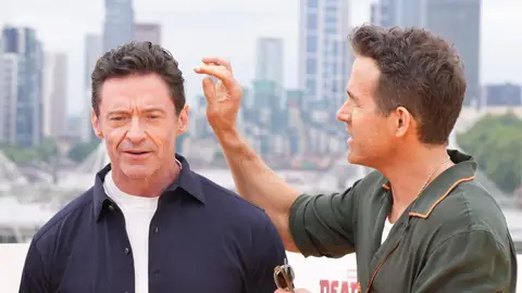 Hugh Jackman y Ryan Reynolds promocionando Deadpool y Lobezno Hugh Jackman y Ryan Reynolds promocionando Deadpool y Lobezno
