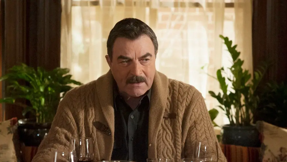 Tom Selleck en Blue Bloods (Familia policiaca) Tom Selleck en Blue Bloods (Familia policiaca)