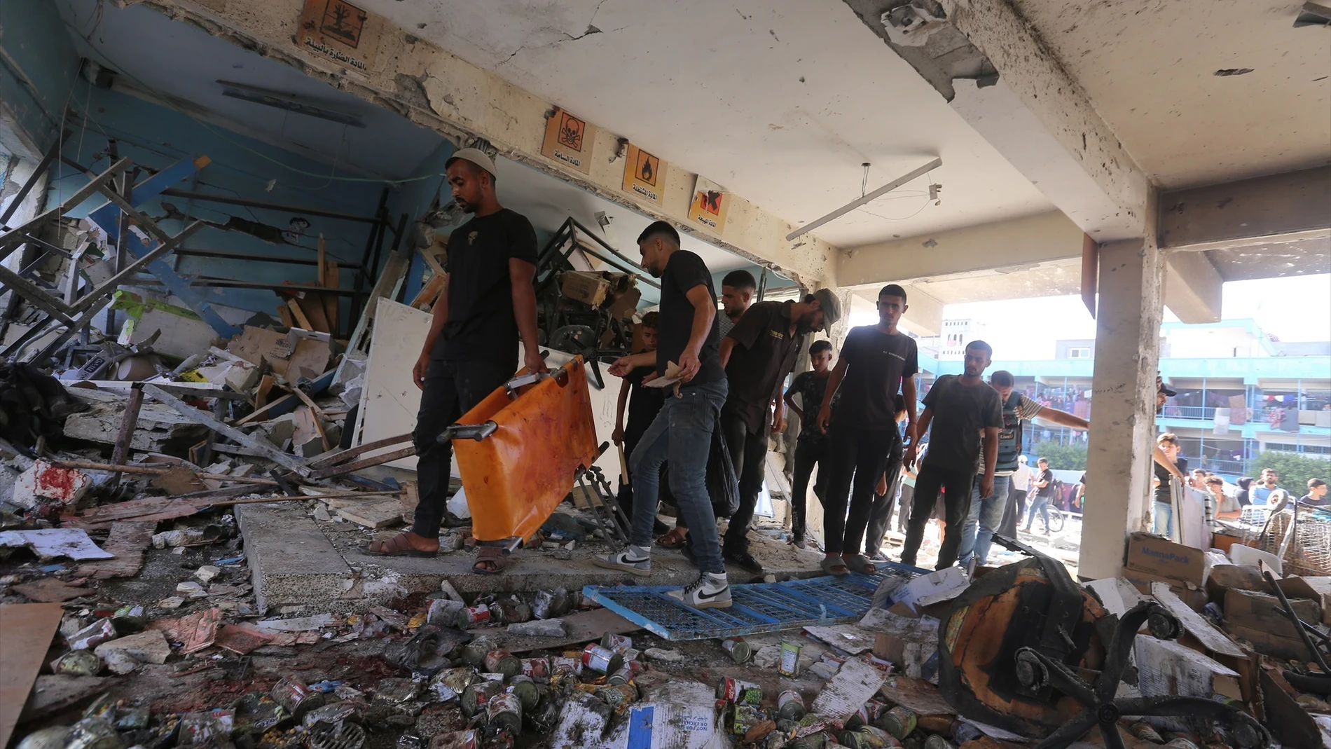 Ruinas de un nuevo bombardeo israelí contra una escuela de refugiados Ruinas de un nuevo bombardeo israelí contra una escuela de refugiados